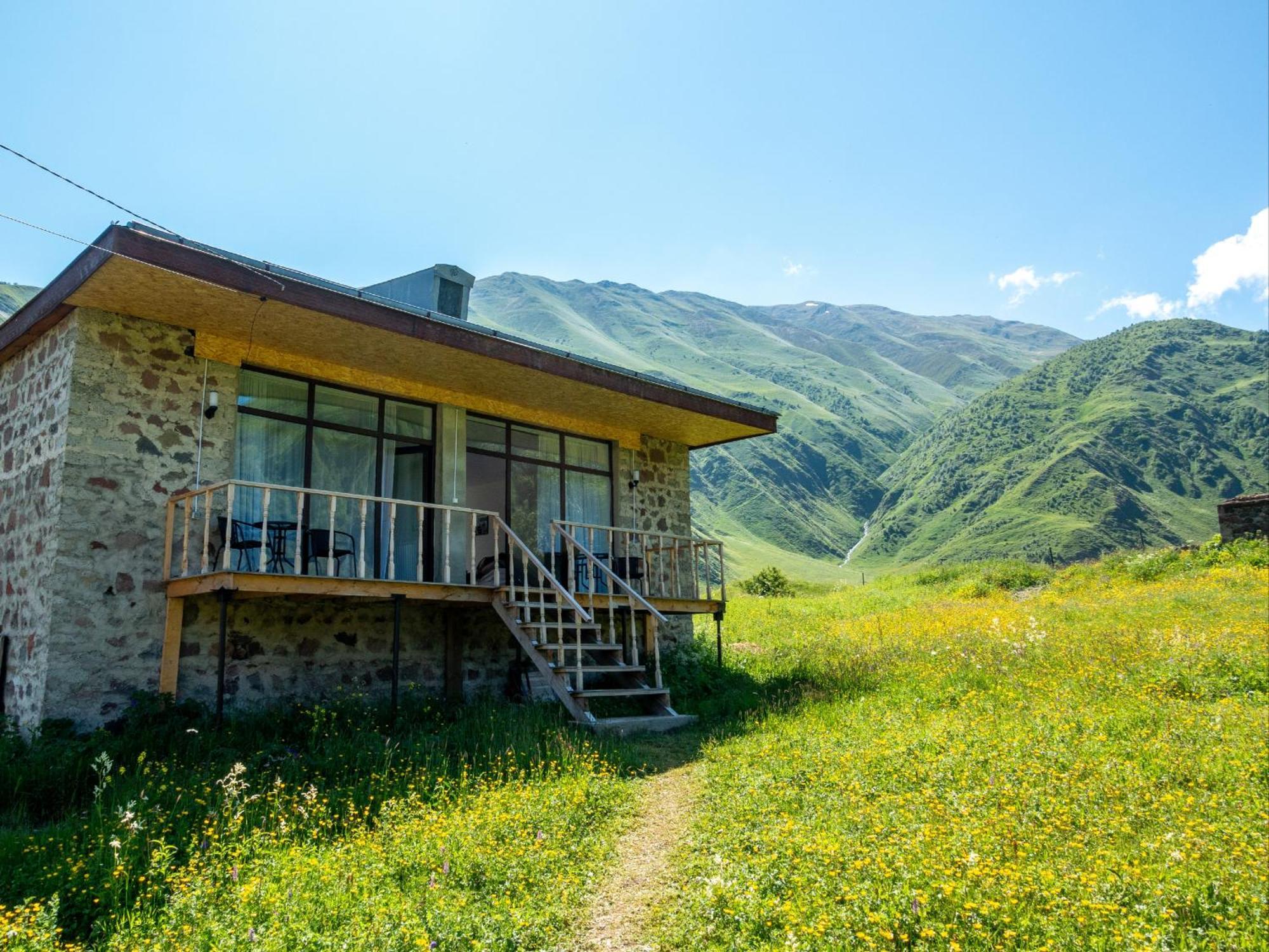 Hotel Terkhena Stepancminda Exteriér fotografie